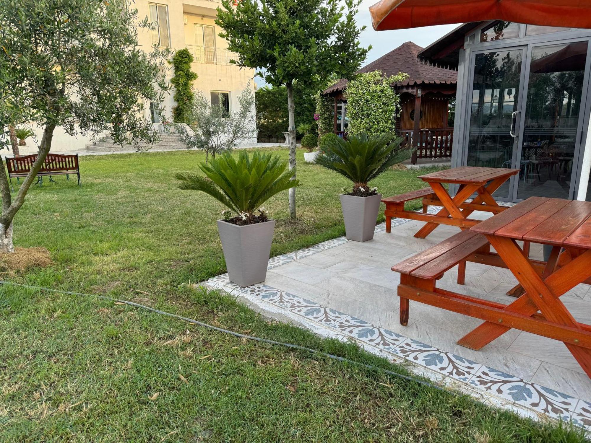 Kunevain Guest House Lezhë Exterior foto